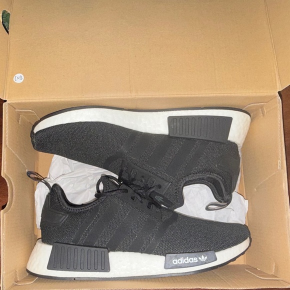 Adidas NMD R1 shoes Men 7/Women 8.5 main image 10